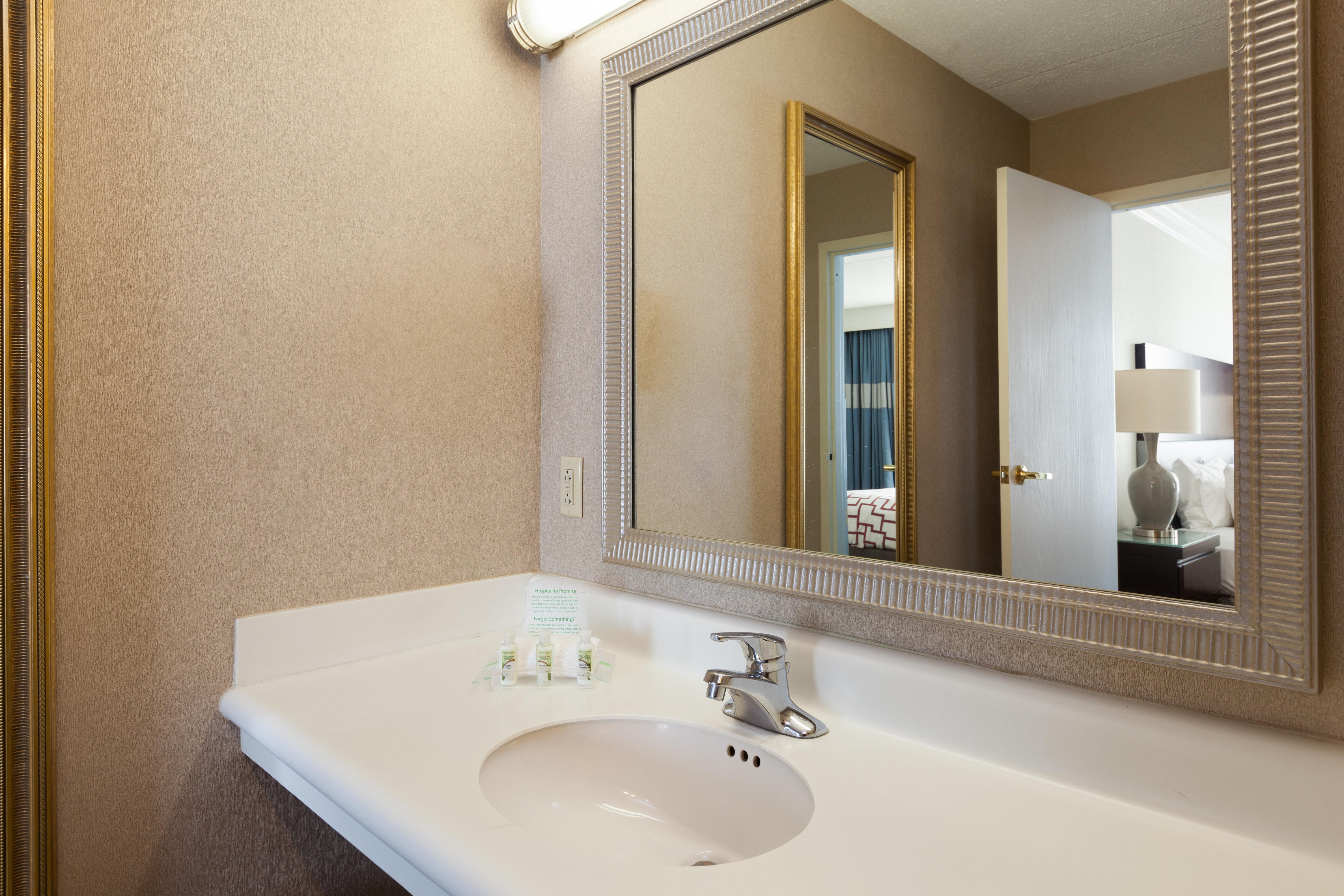 Holiday Inn Weirton-Steubenville Area Εξωτερικό φωτογραφία