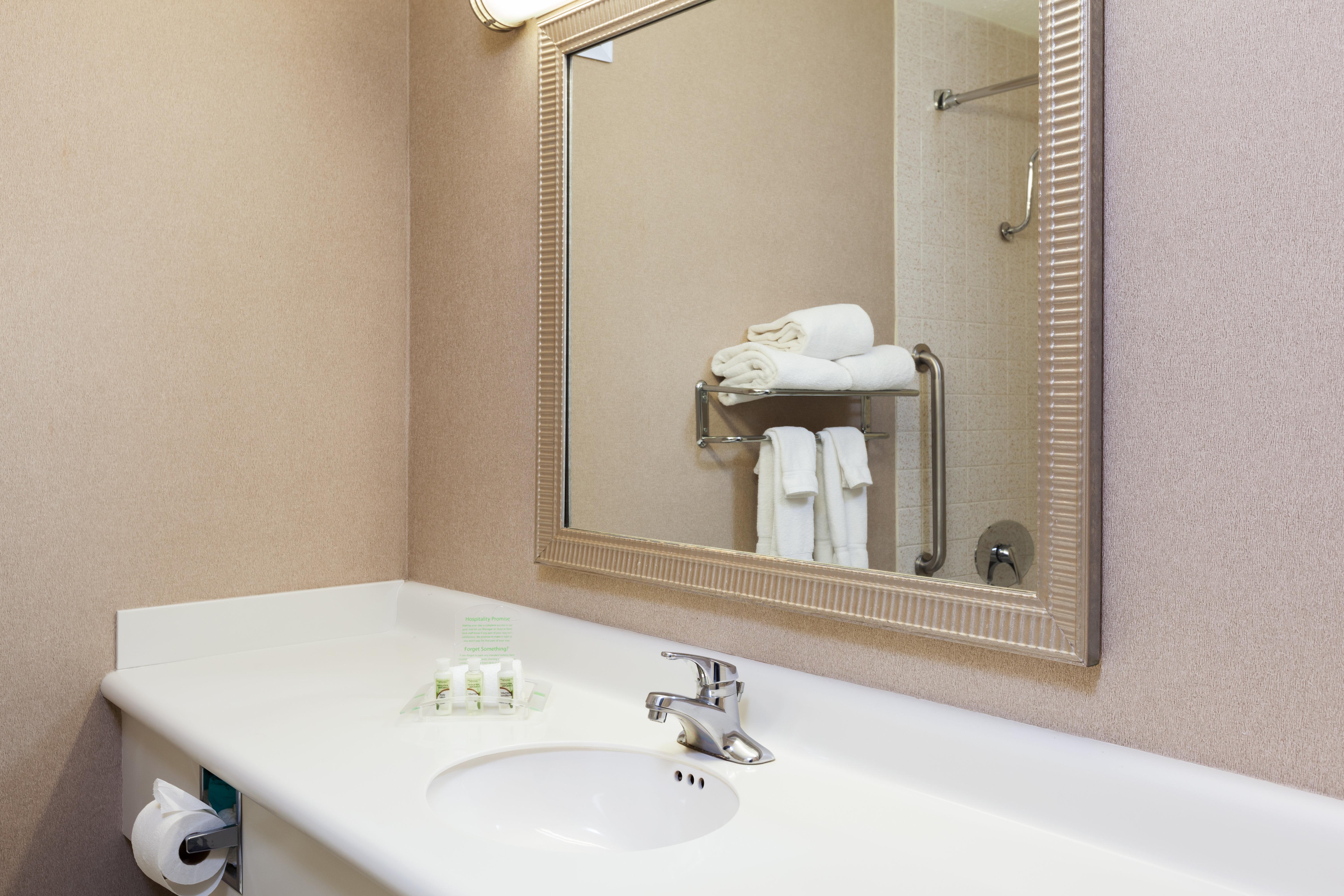Holiday Inn Weirton-Steubenville Area Εξωτερικό φωτογραφία