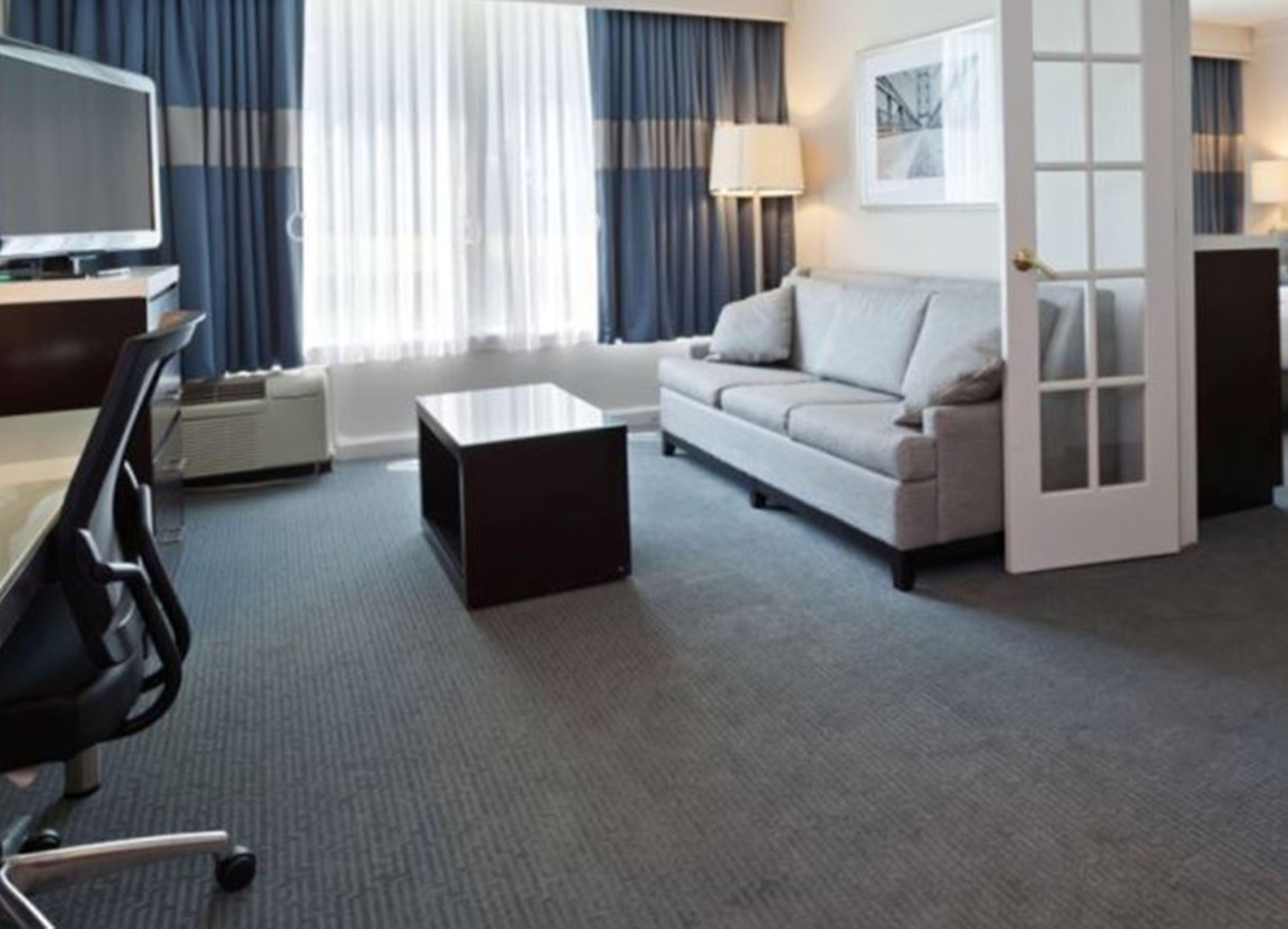 Holiday Inn Weirton-Steubenville Area Εξωτερικό φωτογραφία