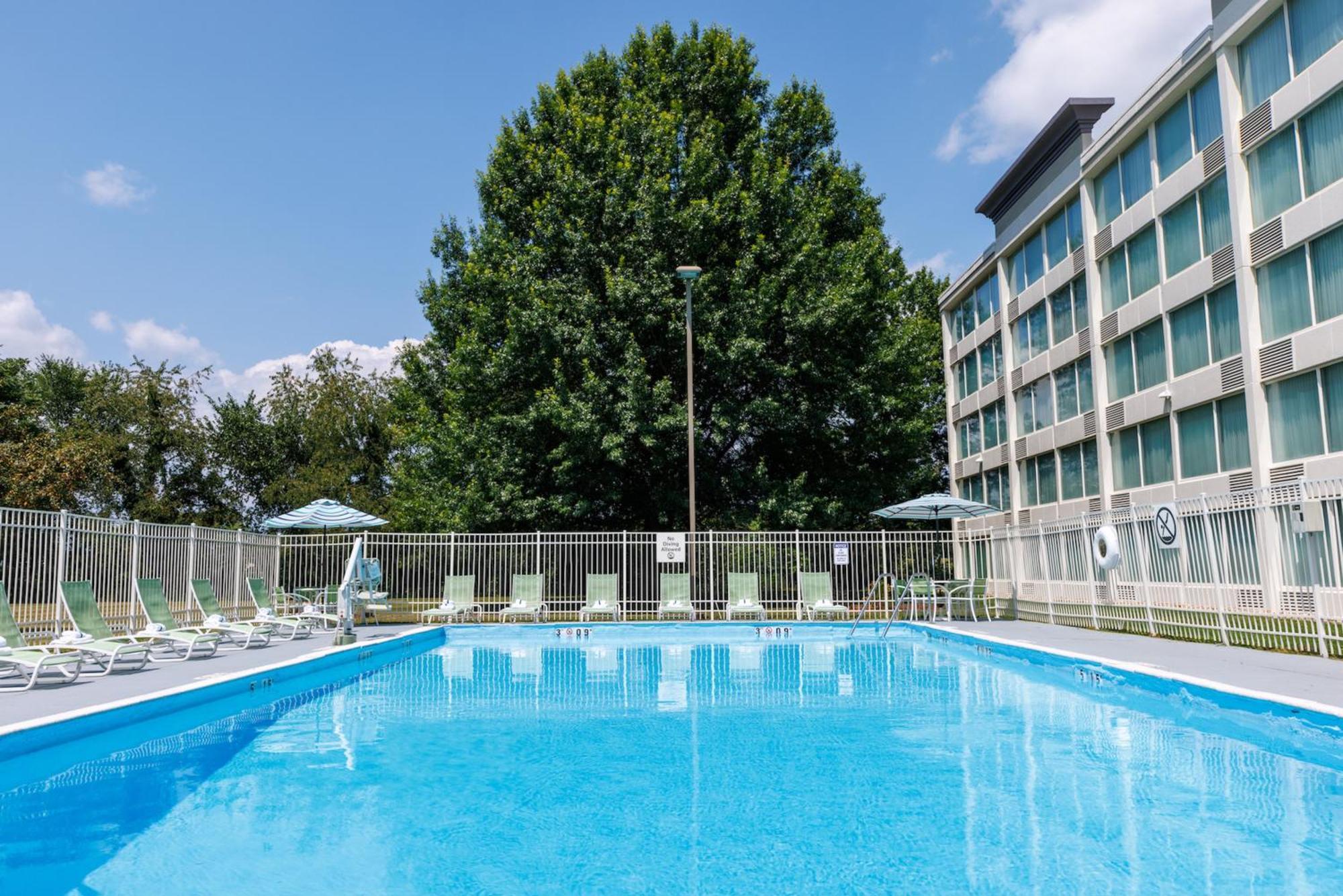 Holiday Inn Weirton-Steubenville Area Εξωτερικό φωτογραφία