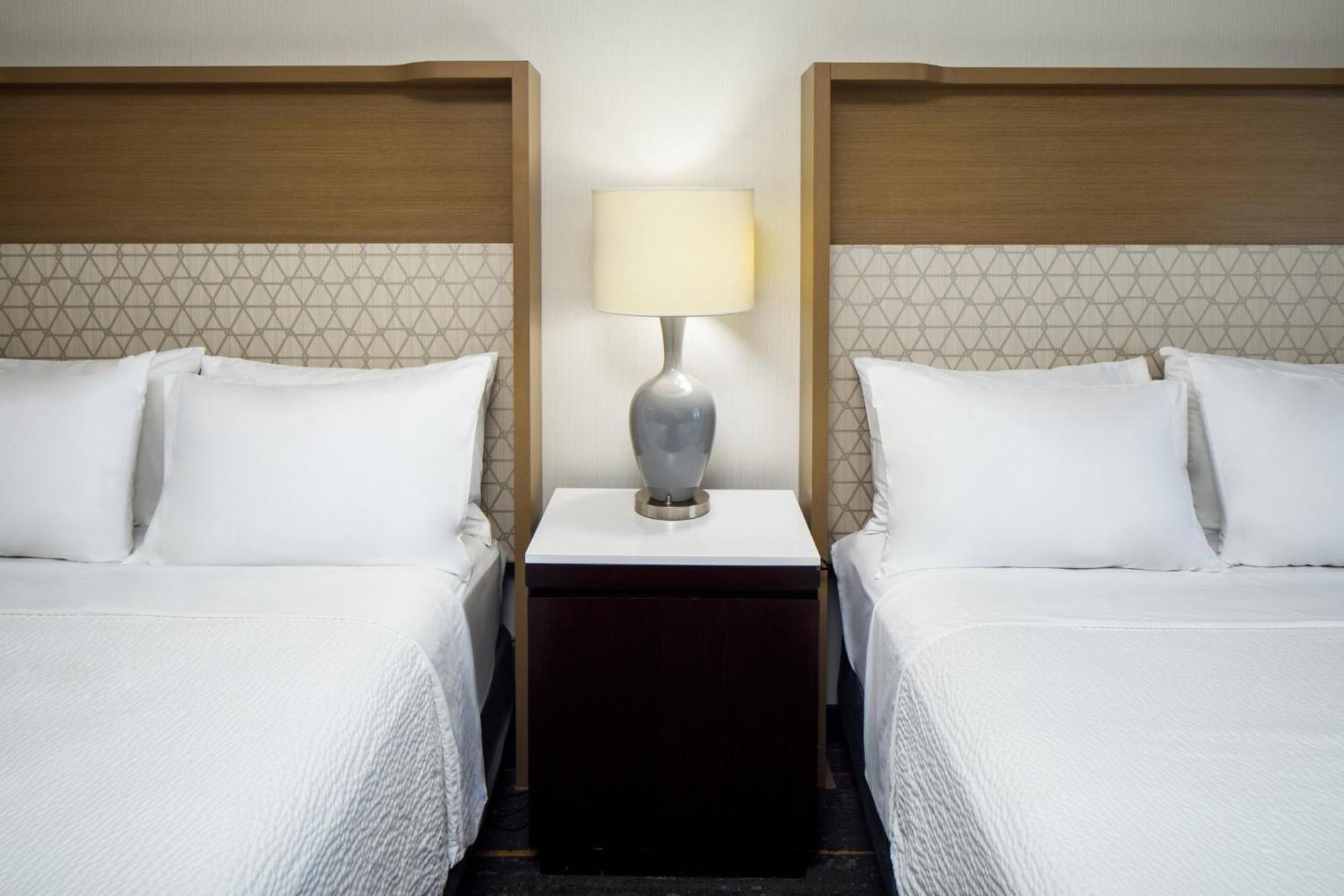 Holiday Inn Weirton-Steubenville Area Εξωτερικό φωτογραφία