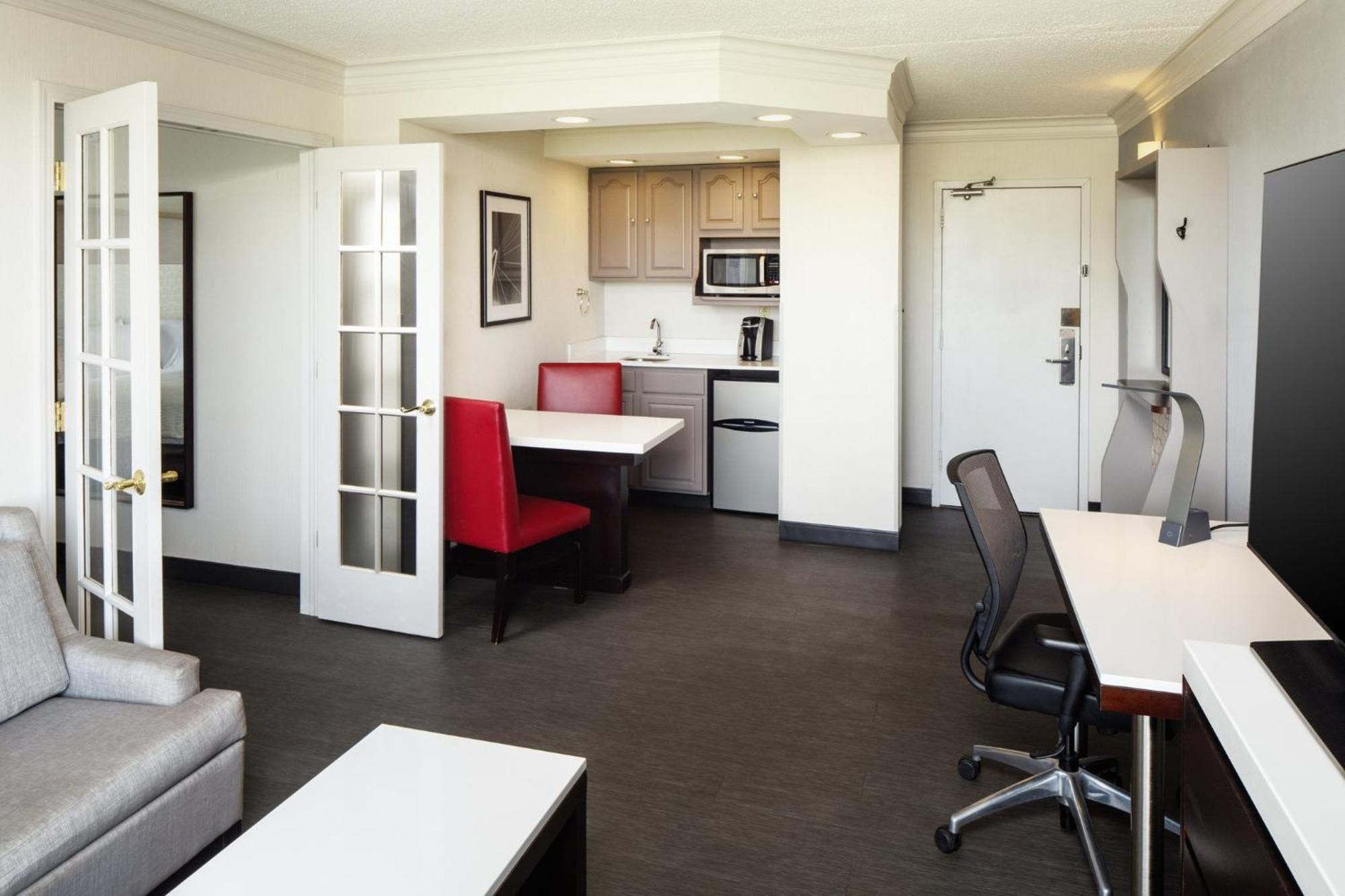 Holiday Inn Weirton-Steubenville Area Εξωτερικό φωτογραφία
