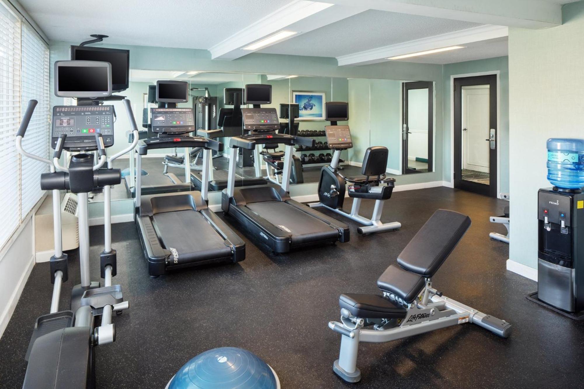Holiday Inn Weirton-Steubenville Area Εξωτερικό φωτογραφία