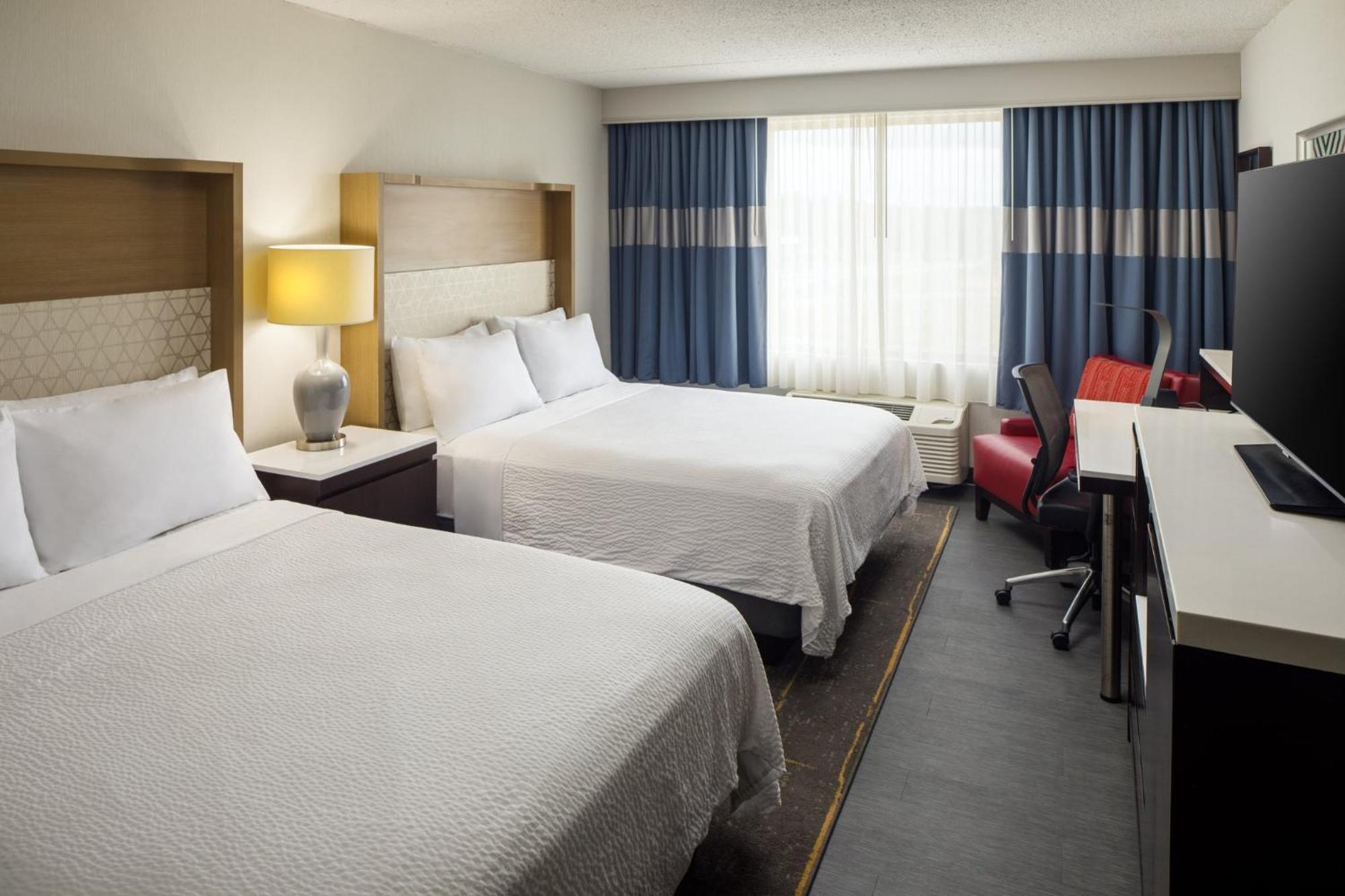 Holiday Inn Weirton-Steubenville Area Εξωτερικό φωτογραφία